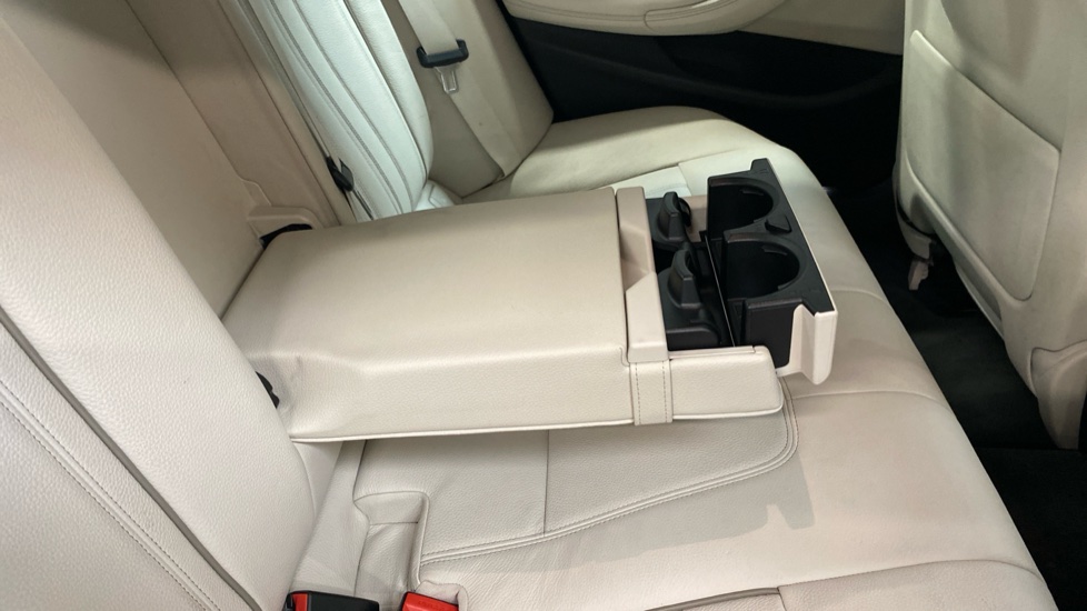 BMW 5 Series 520d M Sport 4dr Auto Diesel Saloon - Image 33