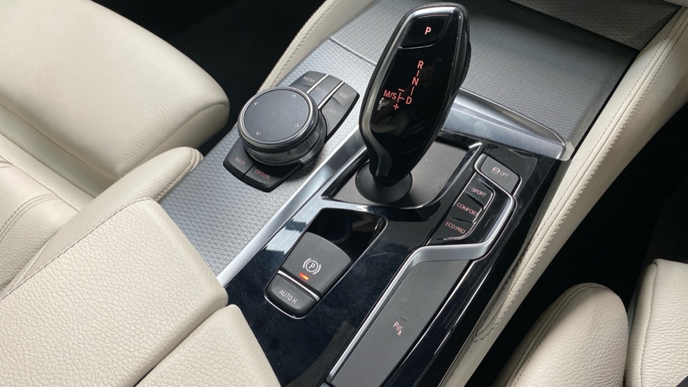 BMW 5 Series 520d M Sport 4dr Auto Diesel Saloon - Image 43