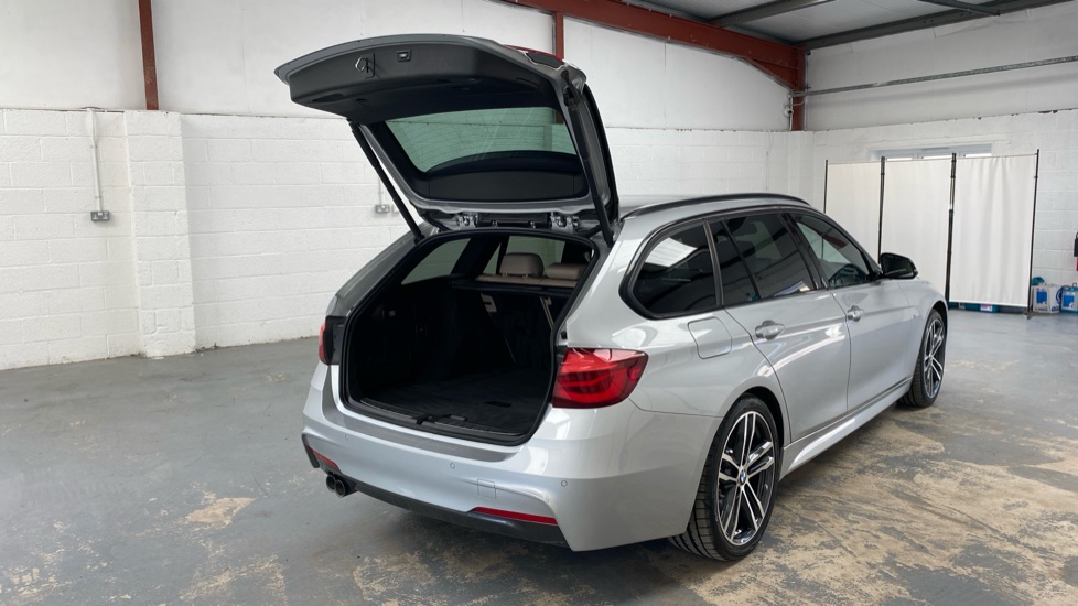 BMW 3 Series 335d xDrive M Sport Shadow Edition 5dr Step Auto Diesel Estate - Image 44
