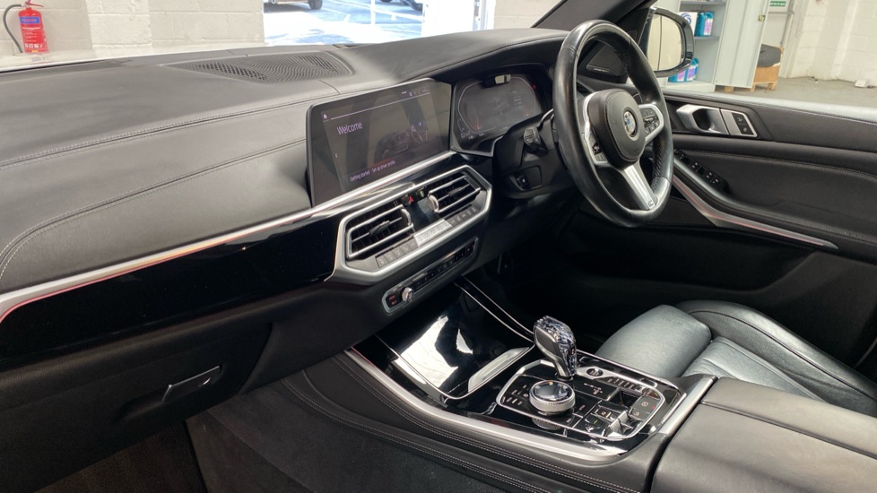 BMW X5 xDrive30d M Sport 5dr Auto Diesel Estate - Image 9