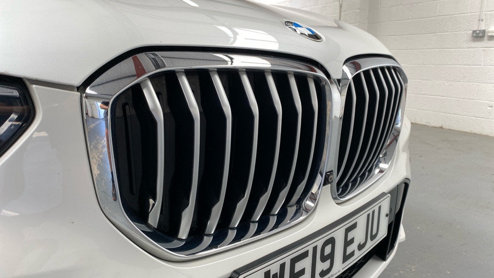 BMW X5 xDrive30d M Sport 5dr Auto Diesel Estate - Image 28