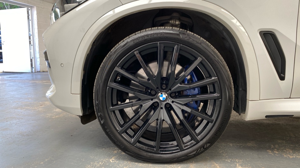 BMW X5 xDrive30d M Sport 5dr Auto Diesel Estate - Image 32