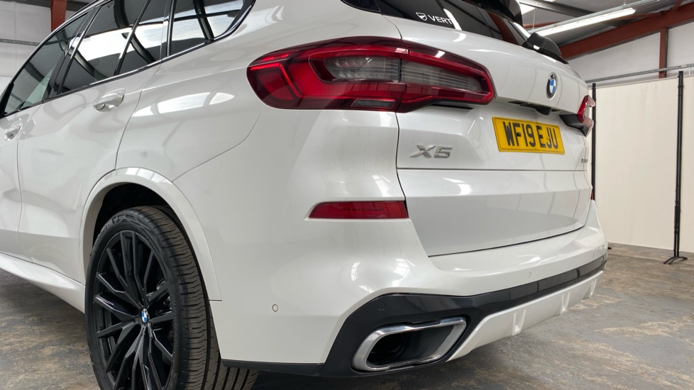 BMW X5 xDrive30d M Sport 5dr Auto Diesel Estate - Image 38