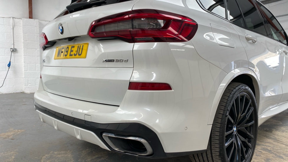 BMW X5 xDrive30d M Sport 5dr Auto Diesel Estate - Image 39