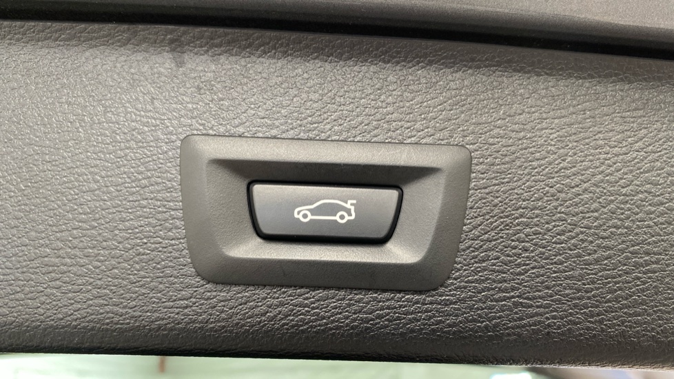 BMW X3 xDrive20d M Sport 5dr Step Auto Diesel Estate - Image 45