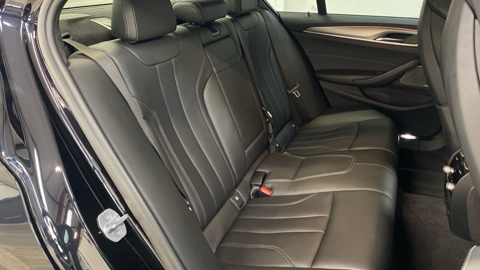 BMW M5 4dr DCT Petrol Saloon - Image 16