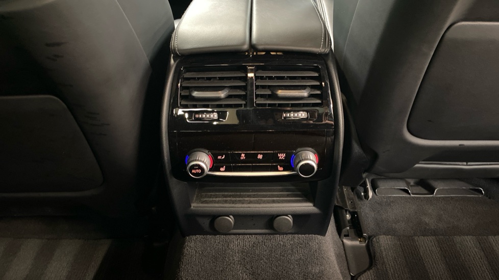 BMW M5 4dr DCT Petrol Saloon - Image 42