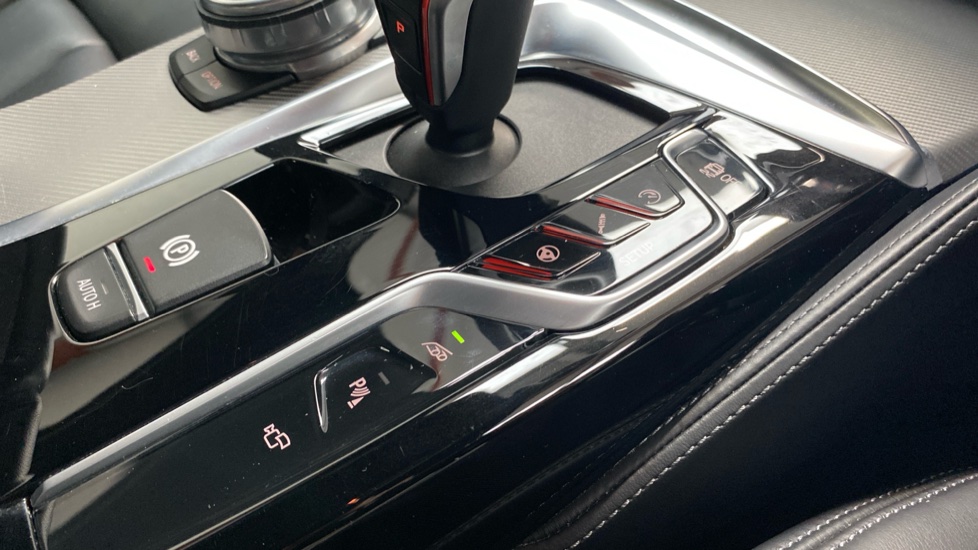 BMW M5 4dr DCT Petrol Saloon - Image 54