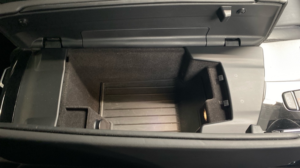 BMW M5 4dr DCT Petrol Saloon - Image 55