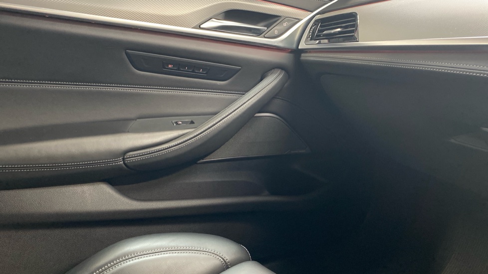 BMW M5 4dr DCT Petrol Saloon - Image 57