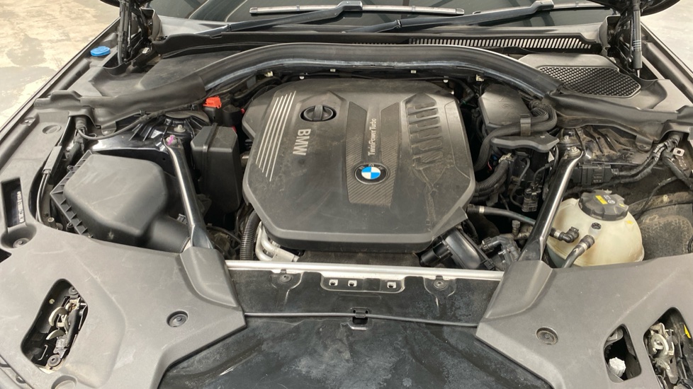 BMW 5 Series 530d xDrive M Sport 4dr Auto Diesel Saloon - Image 8