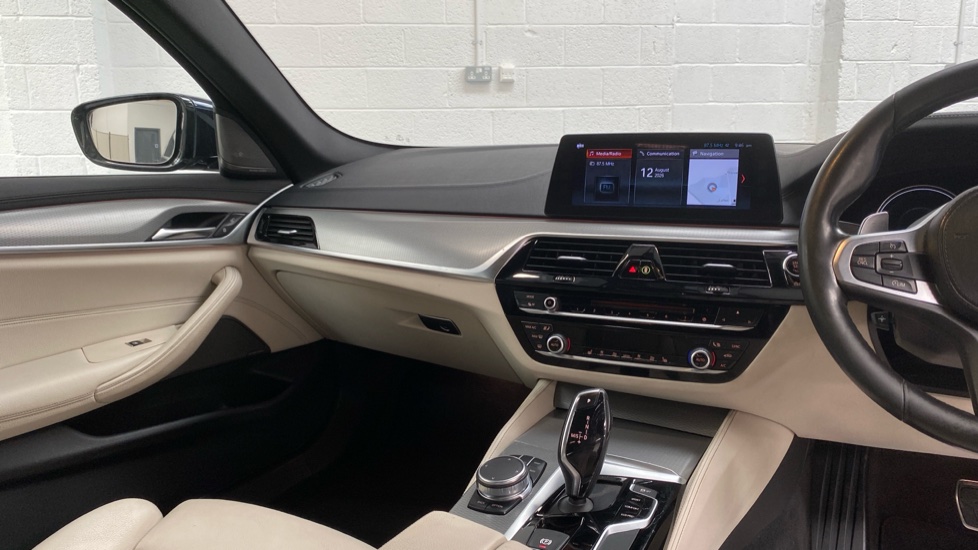 BMW 5 Series 530d xDrive M Sport 4dr Auto Diesel Saloon - Image 14