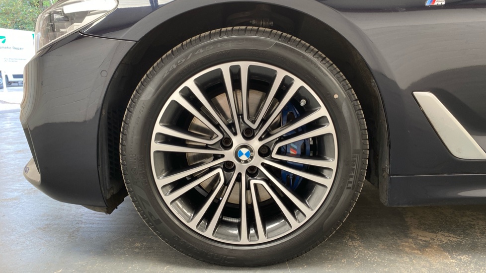 BMW 5 Series 530d xDrive M Sport 4dr Auto Diesel Saloon - Image 27