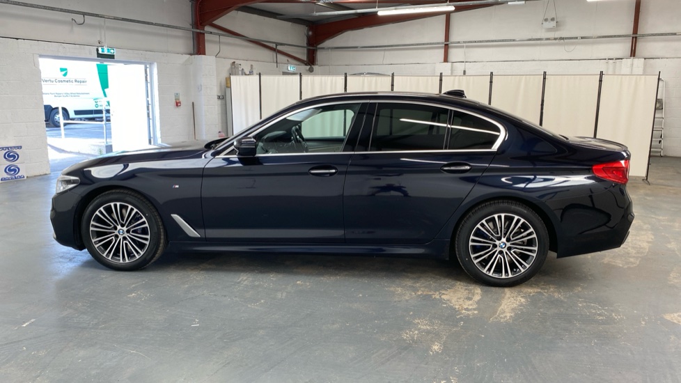 BMW 5 Series 530d xDrive M Sport 4dr Auto Diesel Saloon - Image 29