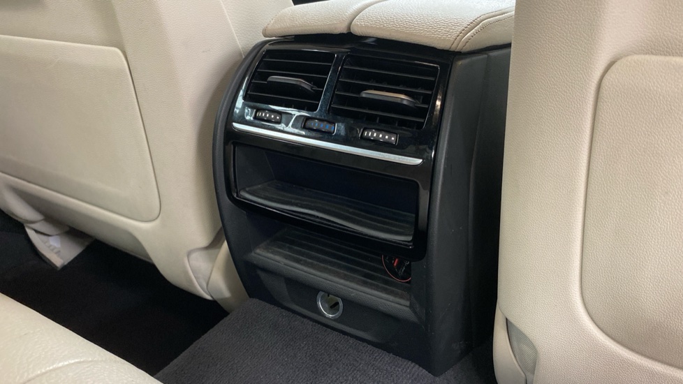 BMW 5 Series 530d xDrive M Sport 4dr Auto Diesel Saloon - Image 38