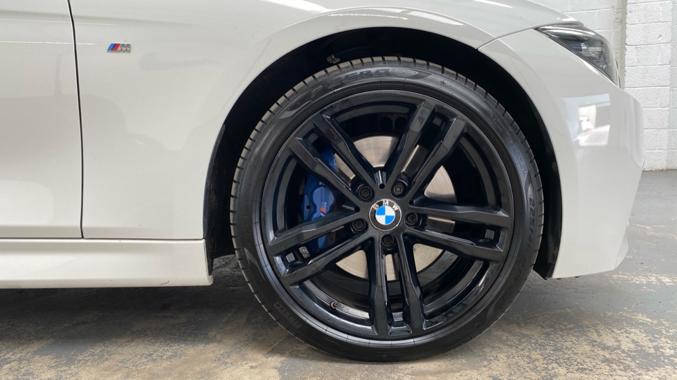 BMW 3 Series 320d xDrive M Sport Shadow Edition 4dr Diesel Saloon - Image 7