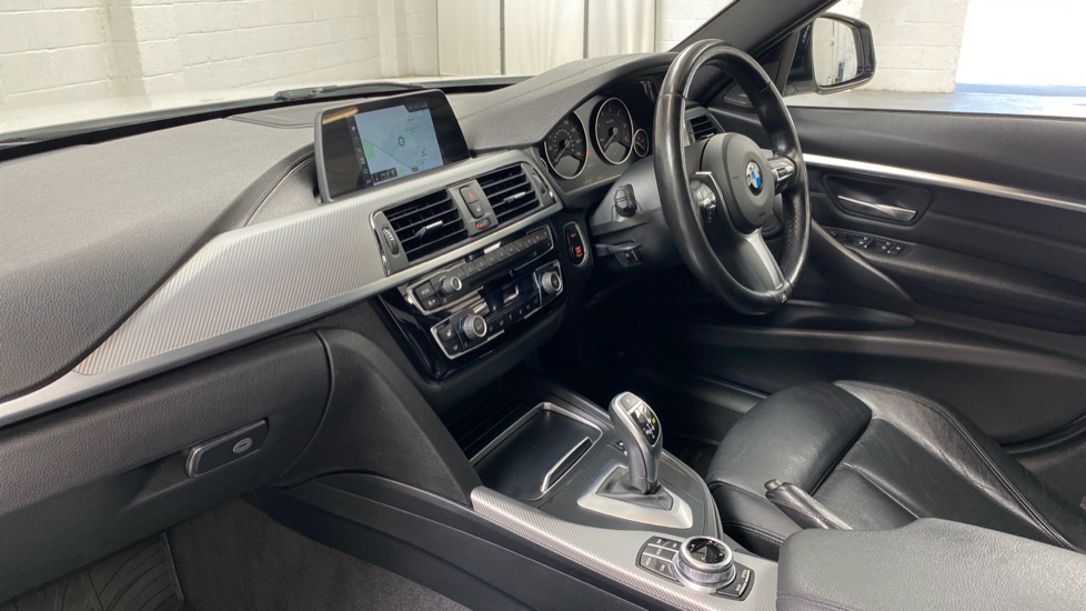 BMW 3 Series 320d xDrive M Sport Shadow Edition 4dr Diesel Saloon - Image 9