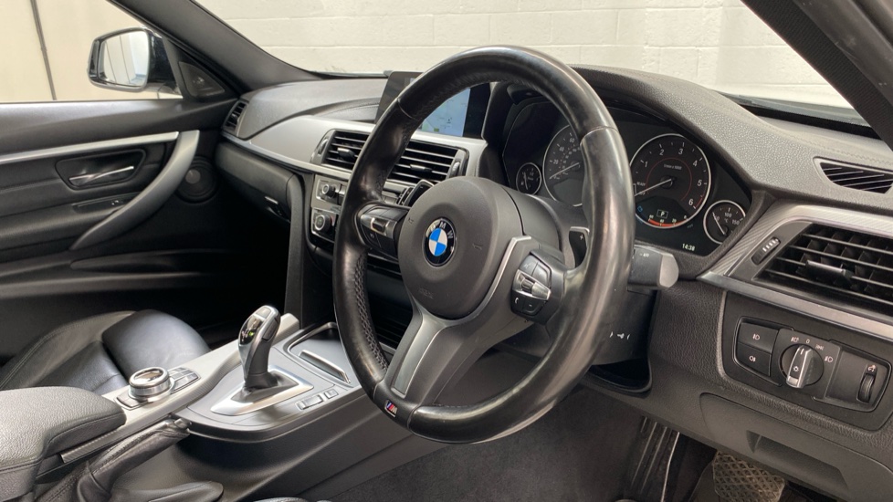 BMW 3 Series 320d xDrive M Sport Shadow Edition 4dr Diesel Saloon - Image 11