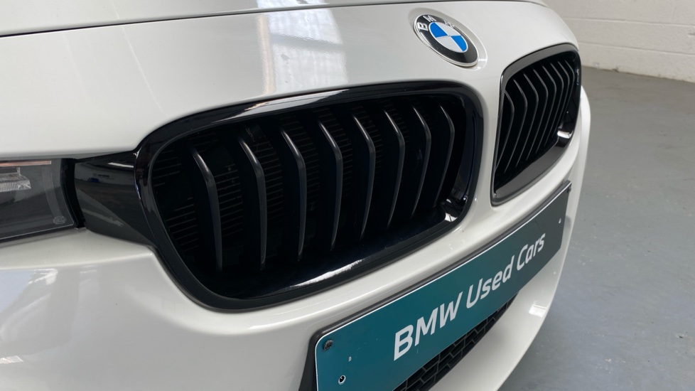 BMW 3 Series 320d xDrive M Sport Shadow Edition 4dr Diesel Saloon - Image 25