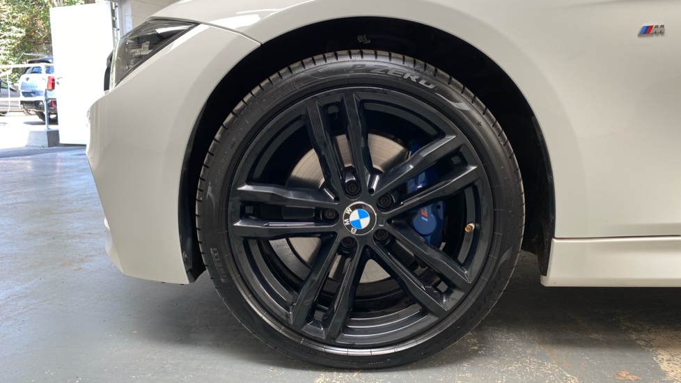 BMW 3 Series 320d xDrive M Sport Shadow Edition 4dr Diesel Saloon - Image 28