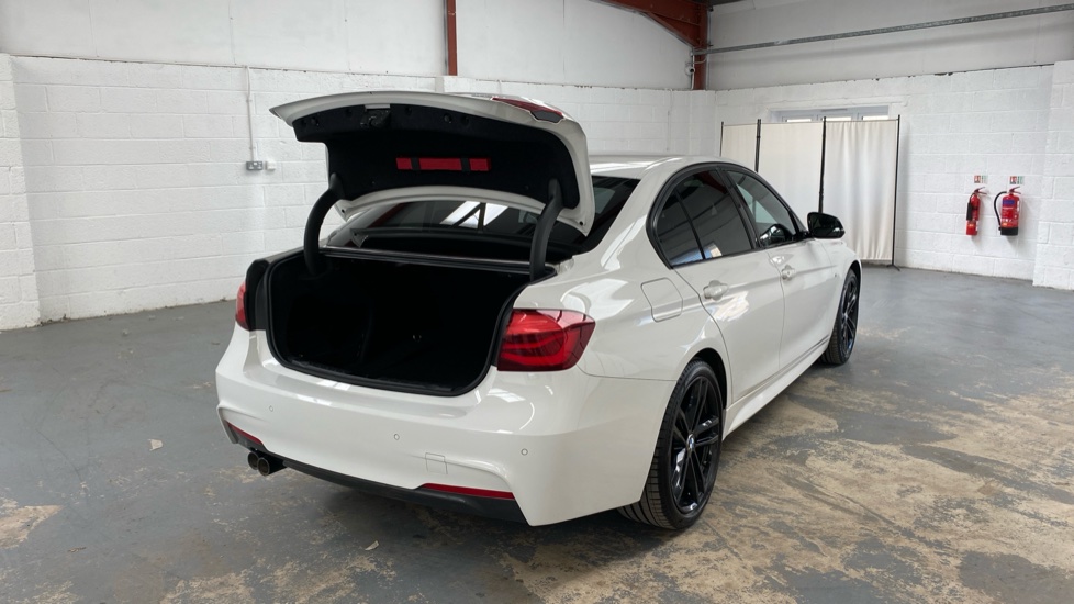 BMW 3 Series 320d xDrive M Sport Shadow Edition 4dr Diesel Saloon - Image 42