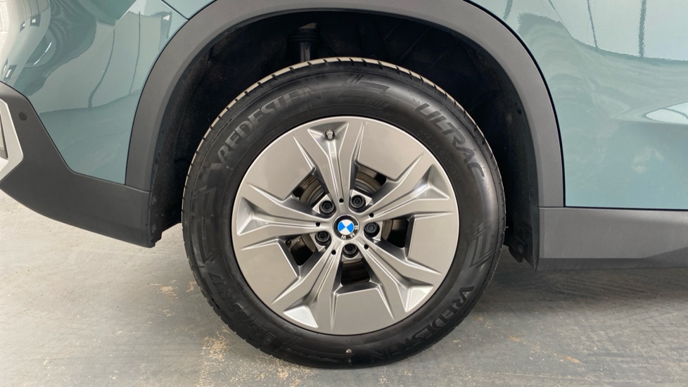 BMW iX1 150kW eDrive20 Sport 65kWh 5dr Auto Electric Estate - Image 28