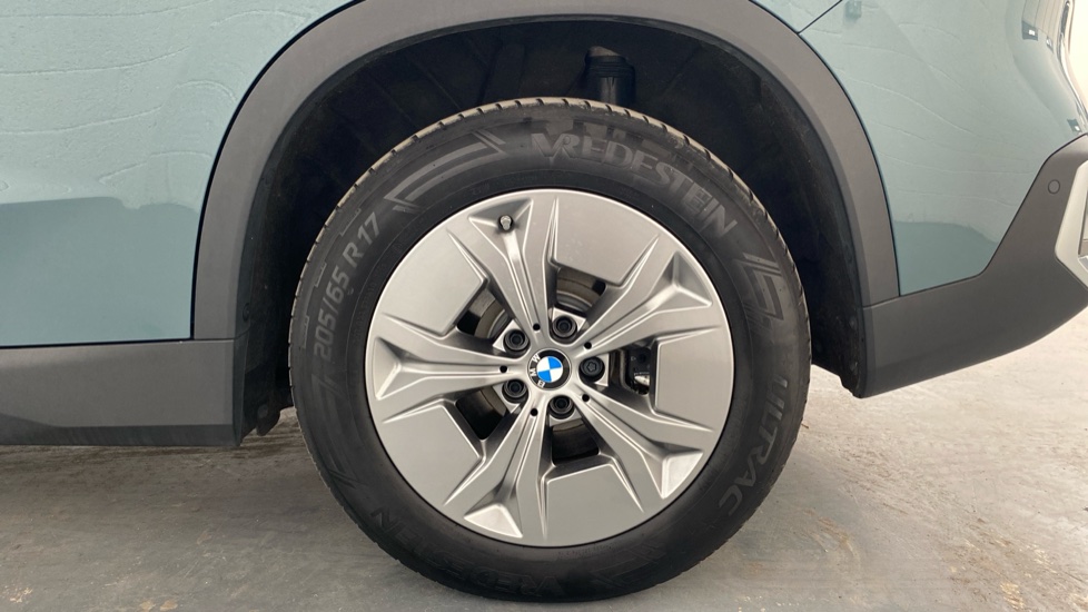 BMW iX1 150kW eDrive20 Sport 65kWh 5dr Auto Electric Estate - Image 34