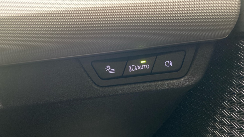 BMW iX1 150kW eDrive20 Sport 65kWh 5dr Auto Electric Estate - Image 39