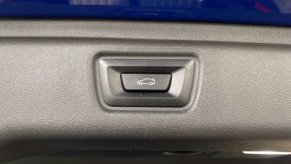BMW 3 Series 320i M Sport 5dr Step Auto Petrol Estate - Image 30