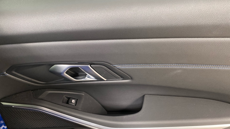 BMW 3 Series 320i M Sport 5dr Step Auto Petrol Estate - Image 34
