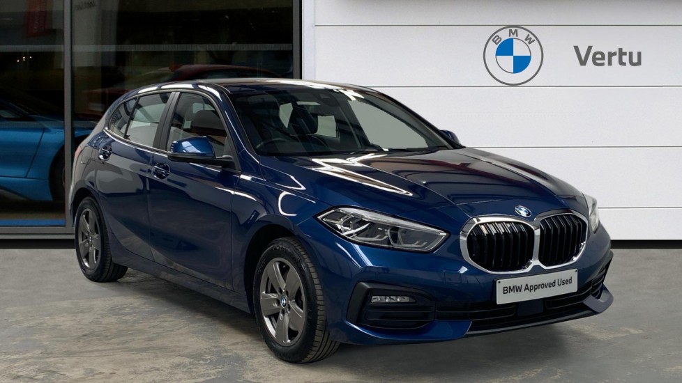 BMW 1 Series 118i [136] SE 5dr Step Auto Petrol Hatchback - Image 1
