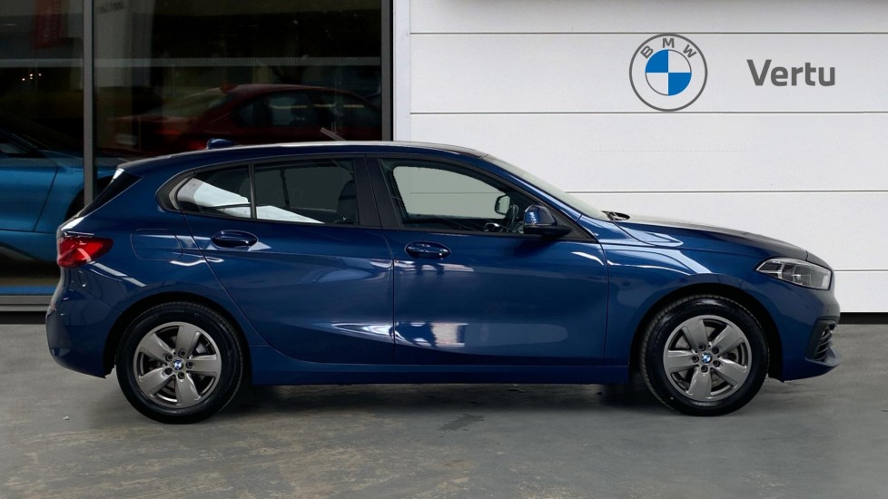 BMW 1 Series 118i [136] SE 5dr Step Auto Petrol Hatchback - Image 3