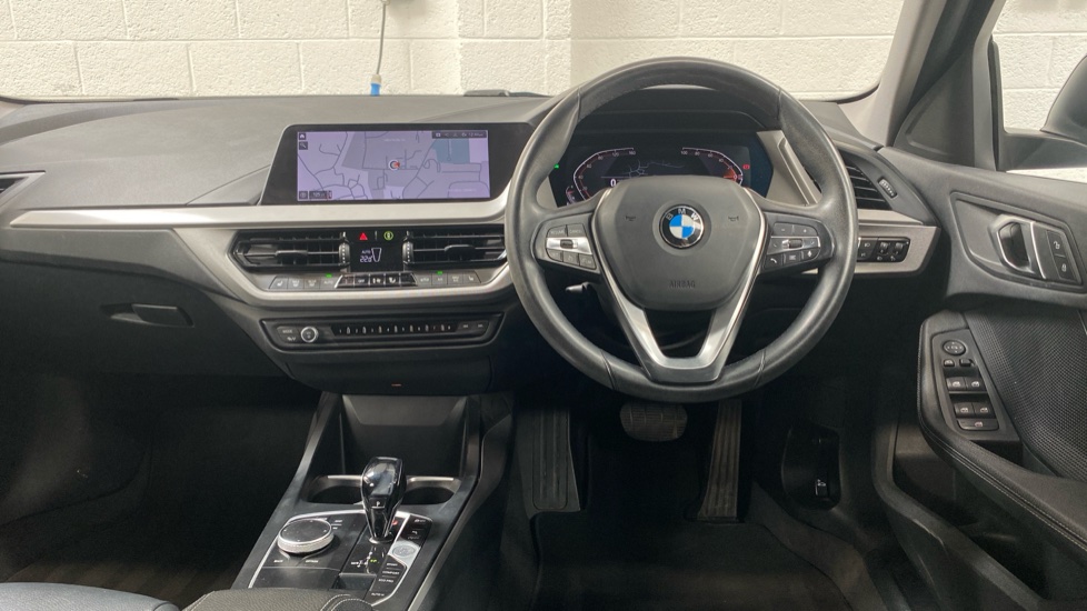 BMW 1 Series 118i [136] SE 5dr Step Auto Petrol Hatchback - Image 5