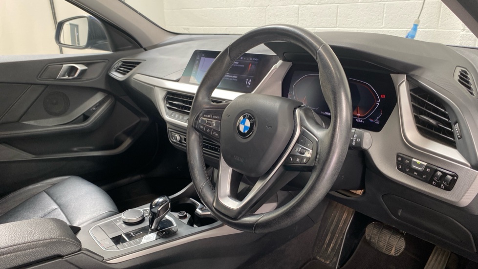 BMW 1 Series 118i [136] SE 5dr Step Auto Petrol Hatchback - Image 6