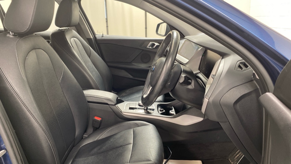 BMW 1 Series 118i [136] SE 5dr Step Auto Petrol Hatchback - Image 11