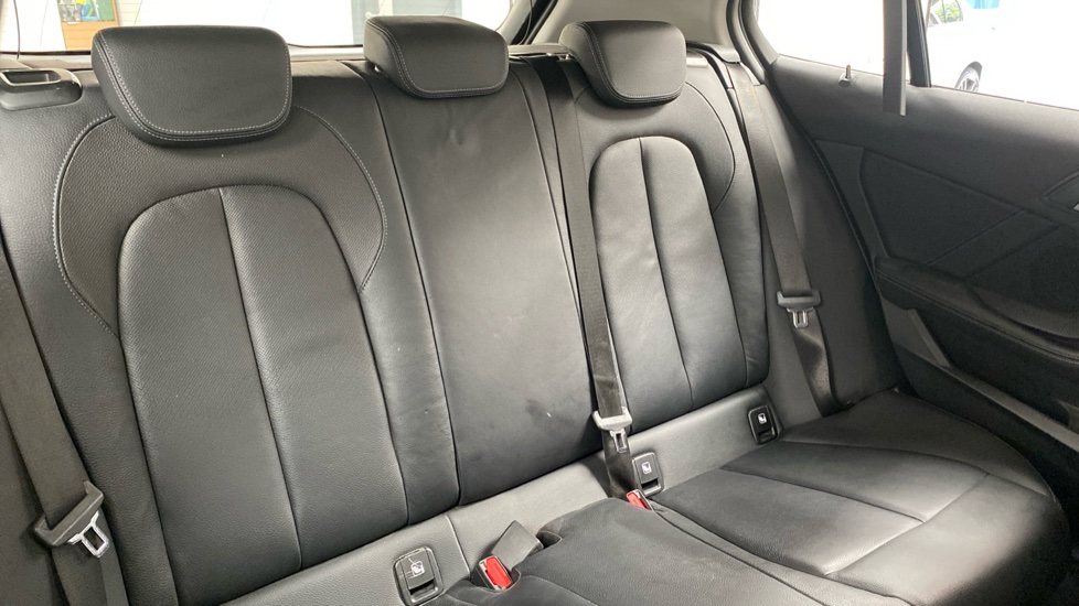 BMW 1 Series 118i [136] SE 5dr Step Auto Petrol Hatchback - Image 12