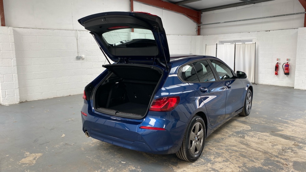 BMW 1 Series 118i [136] SE 5dr Step Auto Petrol Hatchback - Image 39