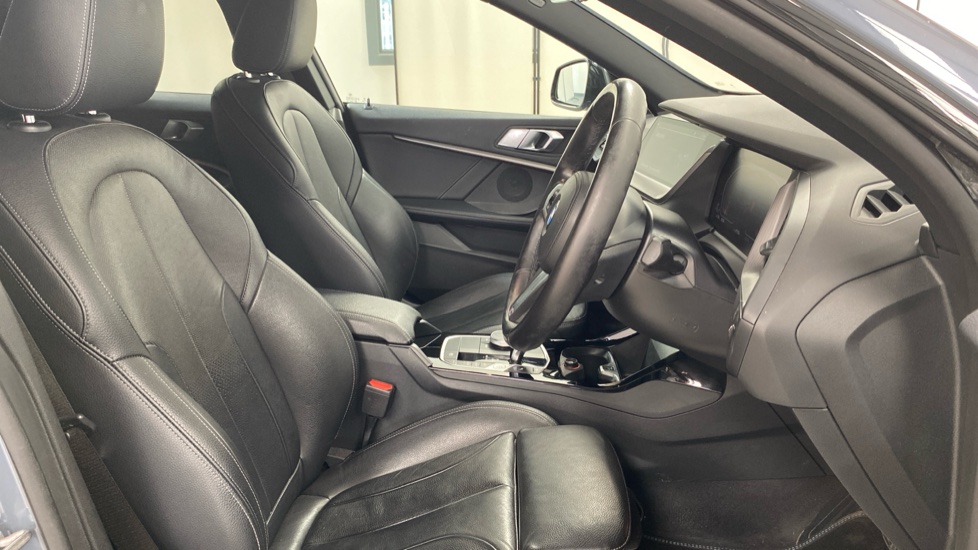 BMW 2 Series 218i [136] M Sport 4dr DCT Petrol Saloon - Image 11