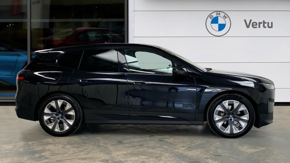 BMW iX 240kW xDrive40 Sport Edition 76.6kWh 5dr Auto Electric Estate - Image 3
