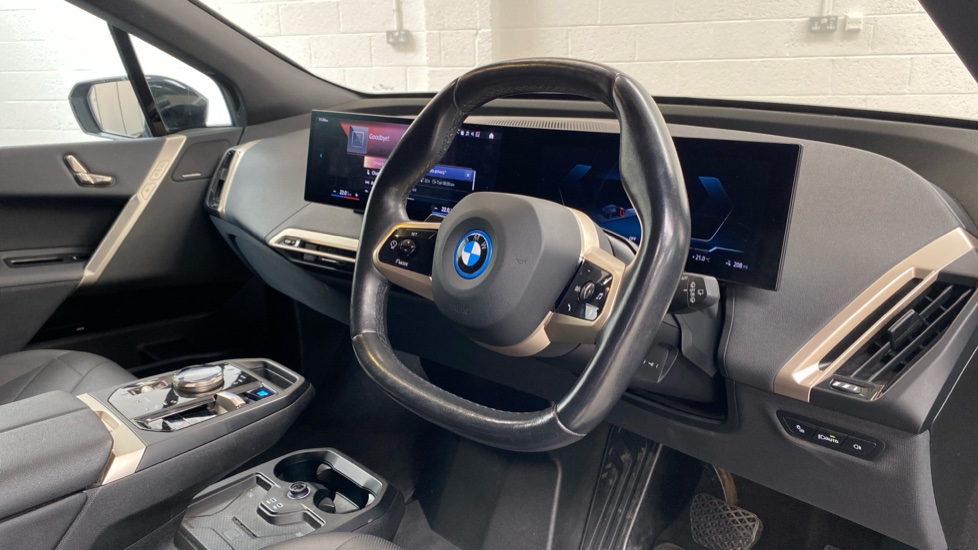 BMW iX 240kW xDrive40 Sport Edition 76.6kWh 5dr Auto Electric Estate - Image 6