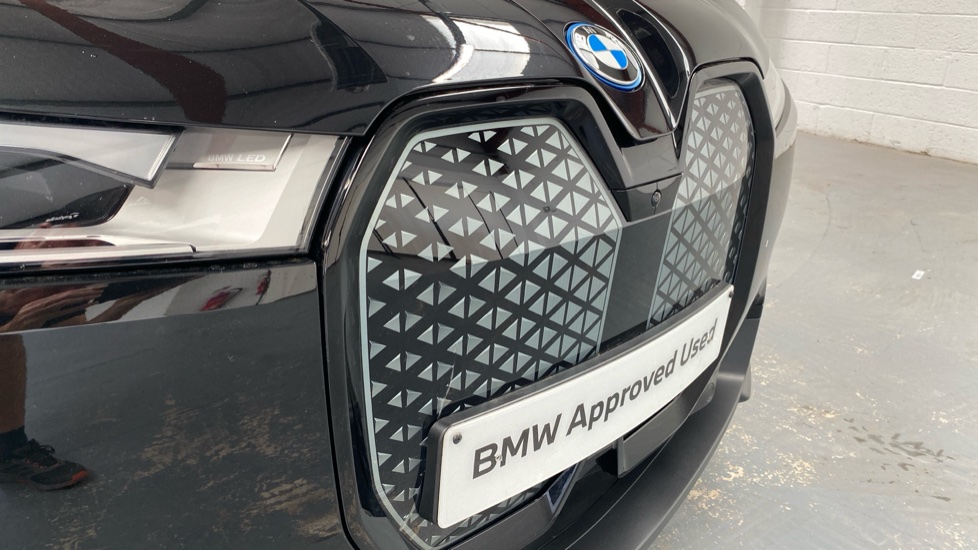 BMW iX 240kW xDrive40 Sport Edition 76.6kWh 5dr Auto Electric Estate - Image 28