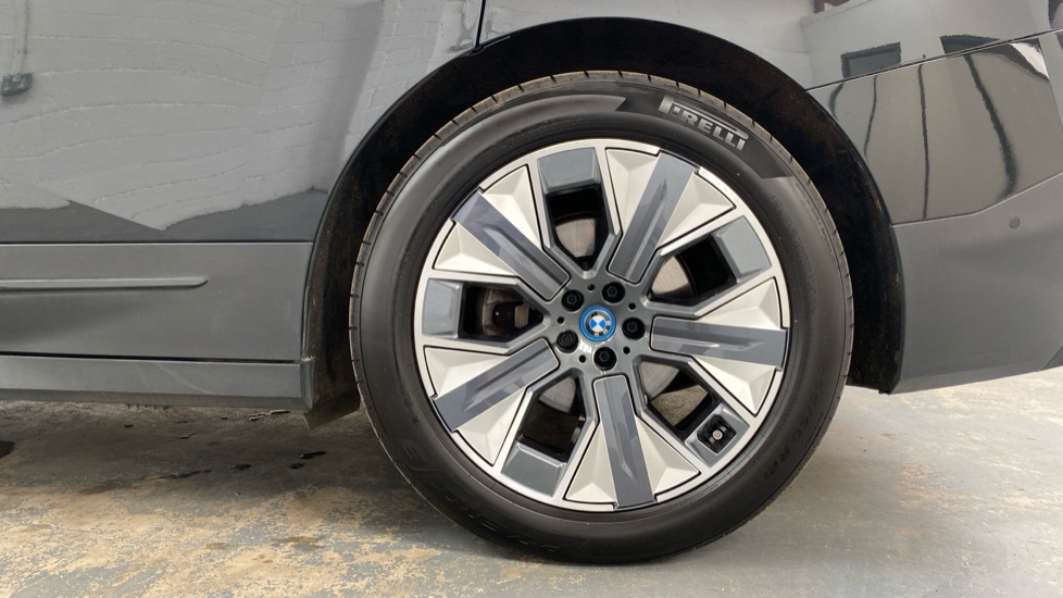BMW iX 240kW xDrive40 Sport Edition 76.6kWh 5dr Auto Electric Estate - Image 34