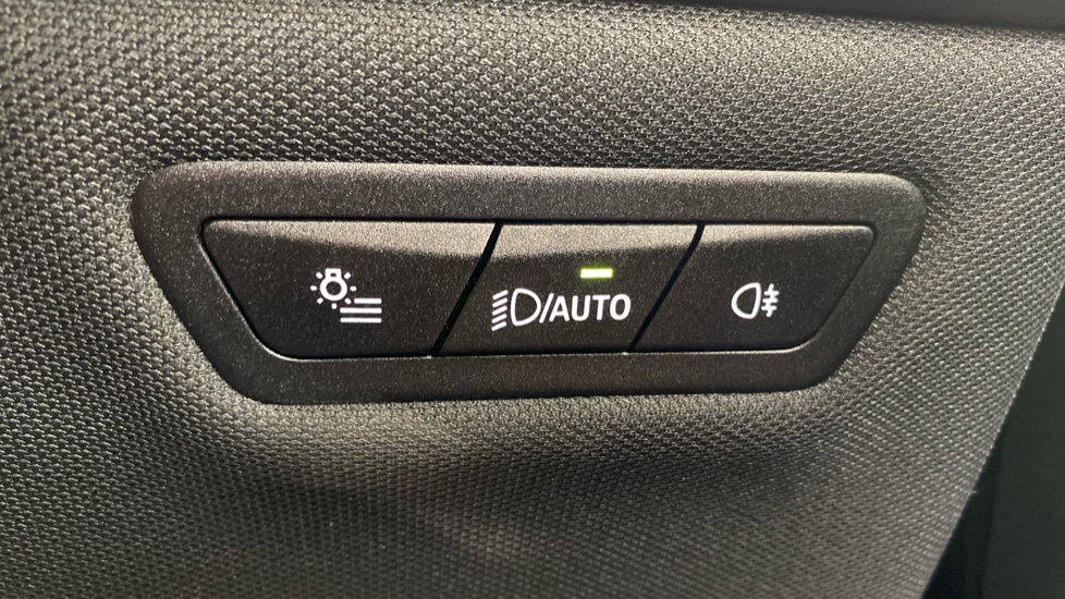 BMW iX 240kW xDrive40 Sport Edition 76.6kWh 5dr Auto Electric Estate - Image 63