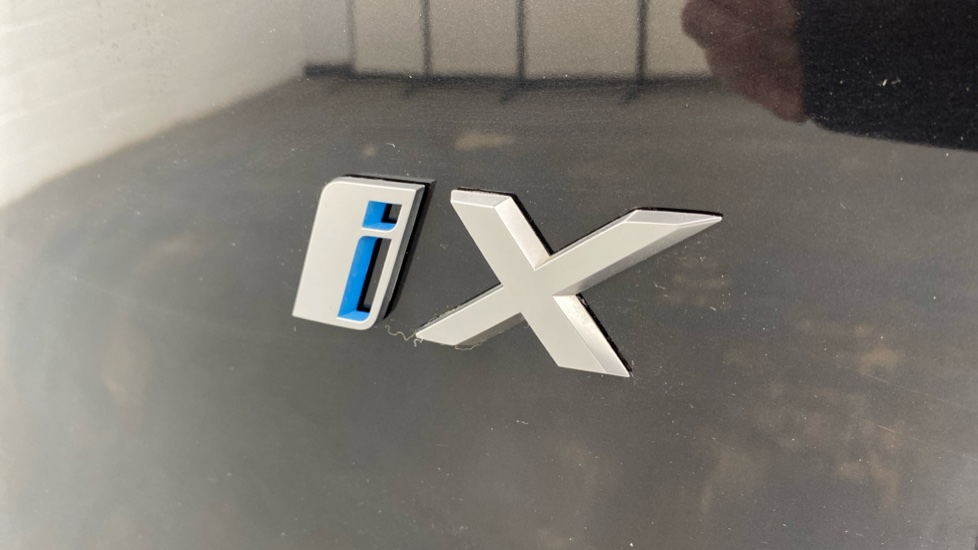 BMW iX 240kW xDrive40 Sport Edition 76.6kWh 5dr Auto Electric Estate - Image 83