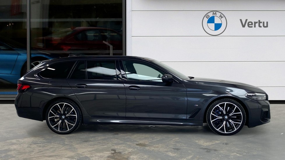 BMW 5 Series 530d xDrive MHT M Sport 5dr Auto Diesel Estate - Image 3