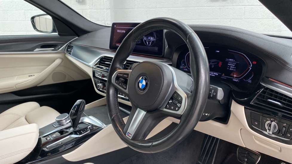 BMW 5 Series 530d xDrive MHT M Sport 5dr Auto Diesel Estate - Image 6