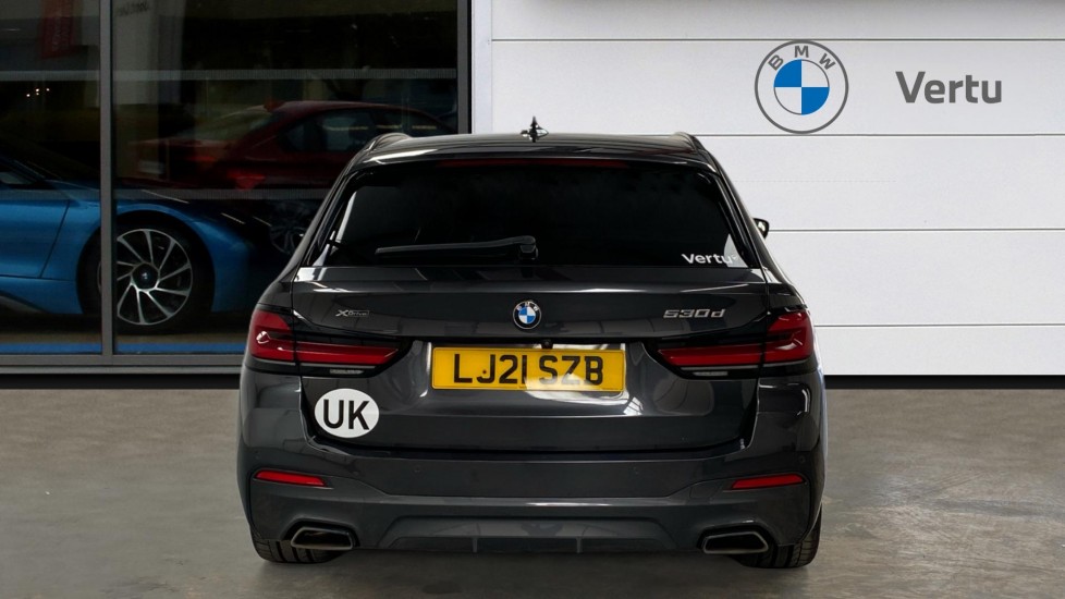 BMW 5 Series 530d xDrive MHT M Sport 5dr Auto Diesel Estate - Image 15