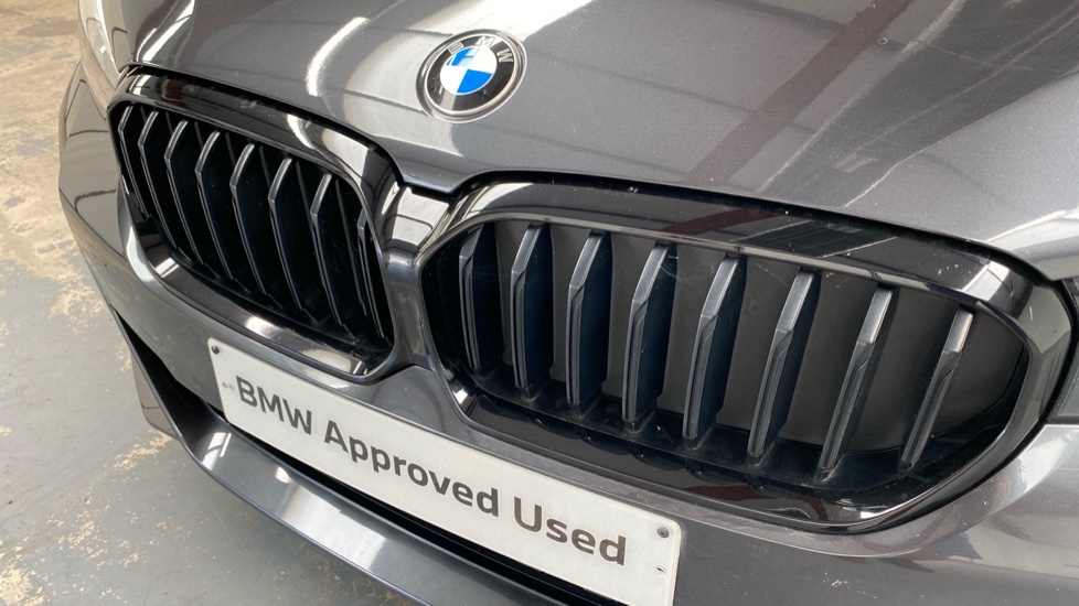 BMW 5 Series 530d xDrive MHT M Sport 5dr Auto Diesel Estate - Image 26