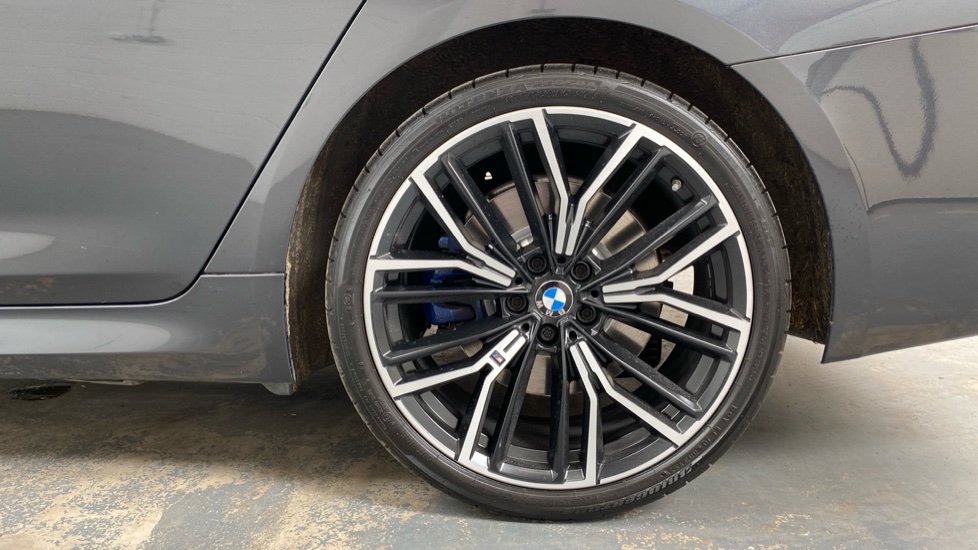 BMW 5 Series 530d xDrive MHT M Sport 5dr Auto Diesel Estate - Image 30