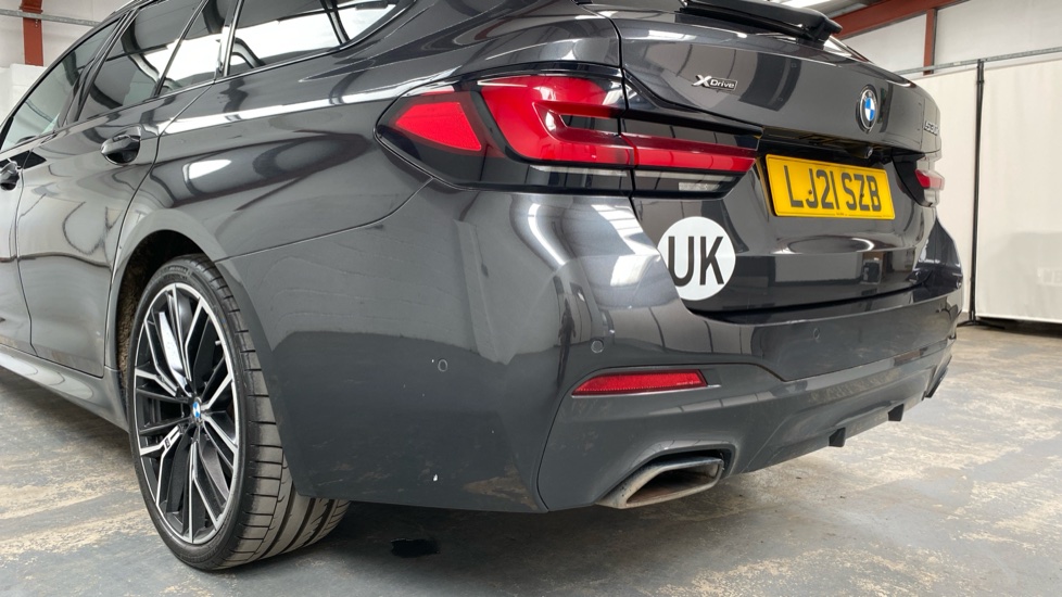 BMW 5 Series 530d xDrive MHT M Sport 5dr Auto Diesel Estate - Image 33